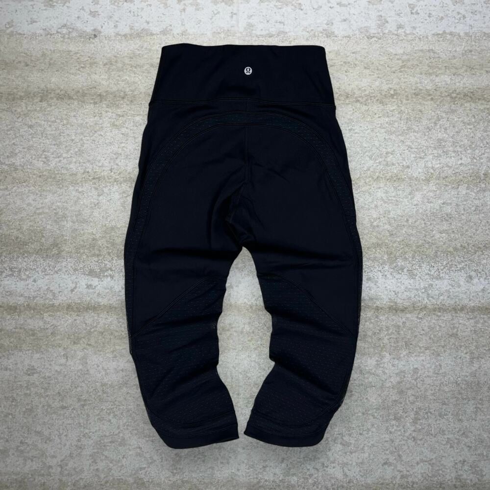 Vintage Y2K Lululemion Leggings  Size 6 Jet Black Reflective Logo